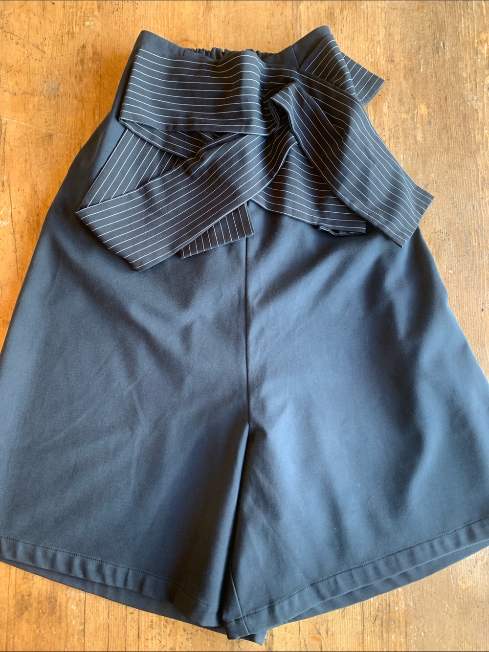 Mixsense Black High-Waist Pinstripe Belt Short